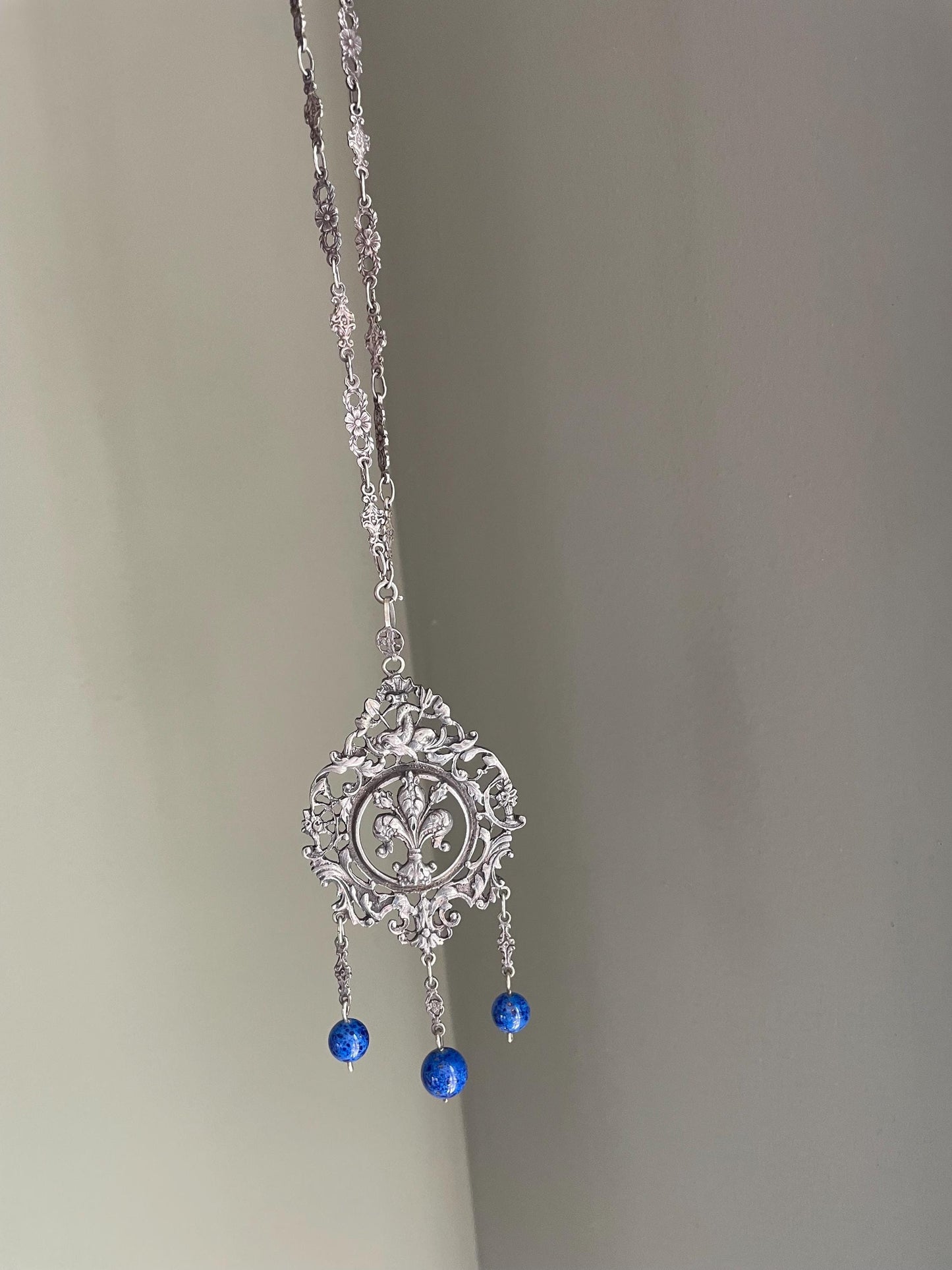 Vintage Silver Italian Peruzzi Chain and Dramatic Fleur de Lis Dangle Pendant