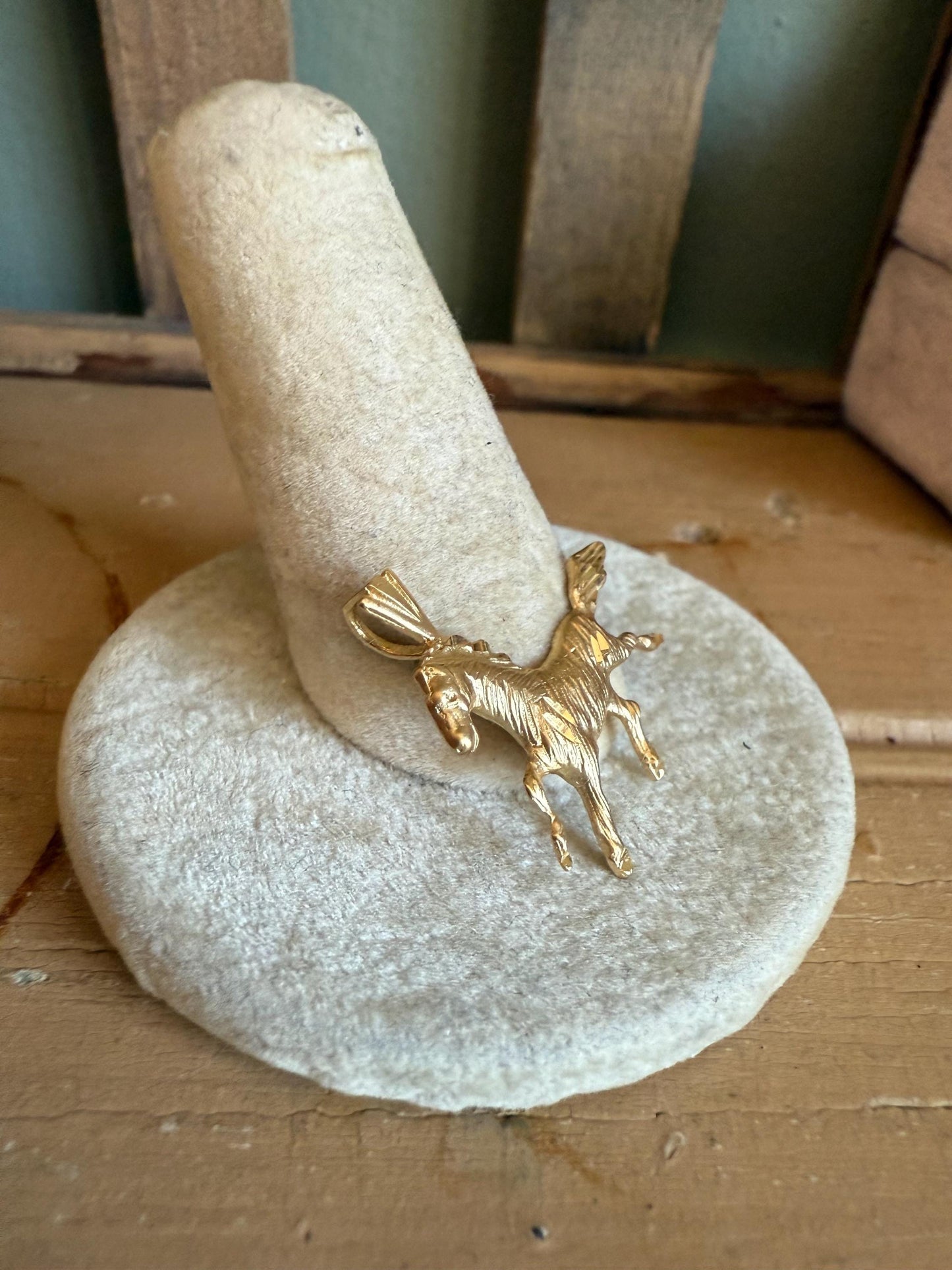 c1980 Vintage 14K Yellow Gold Galloping Horse Pendant