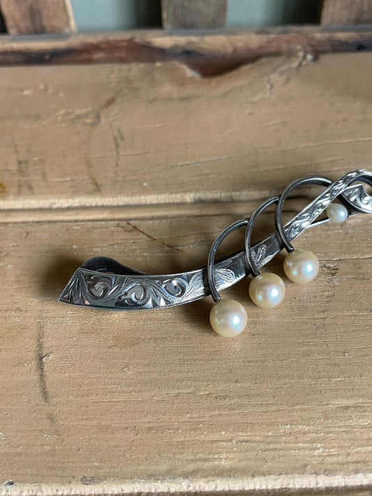 Mid Century 950 Silver Engraved Ribbon Pearl Brooch