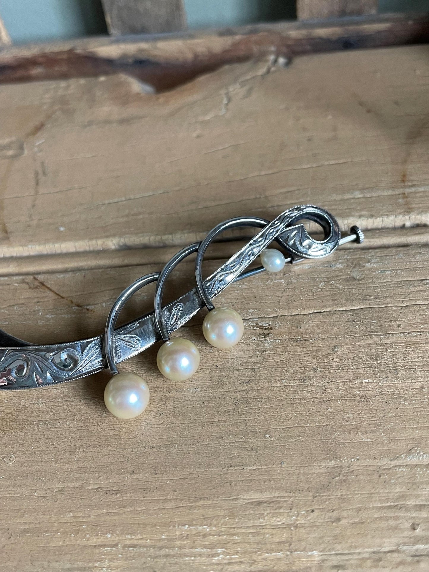 Mid Century 950 Silver Engraved Ribbon Pearl Brooch