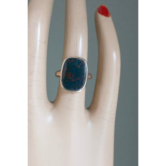 An Antique c1915 10K Yellow Gold Bloodstone Ring