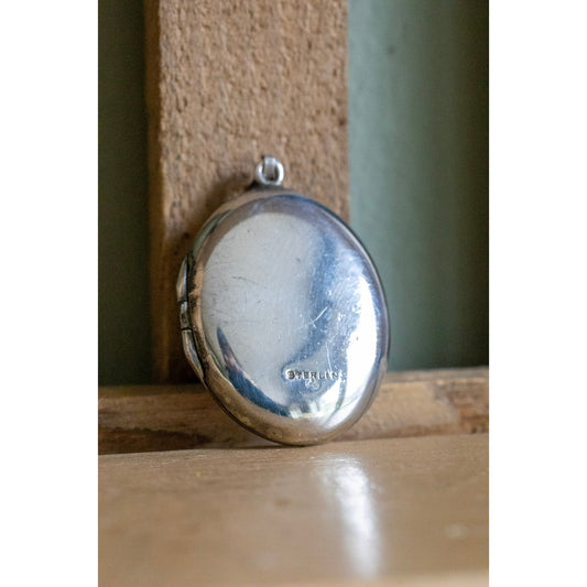 Vintage 1950-1970 Sterling Silver Oval Locket with Engraved Flowers
