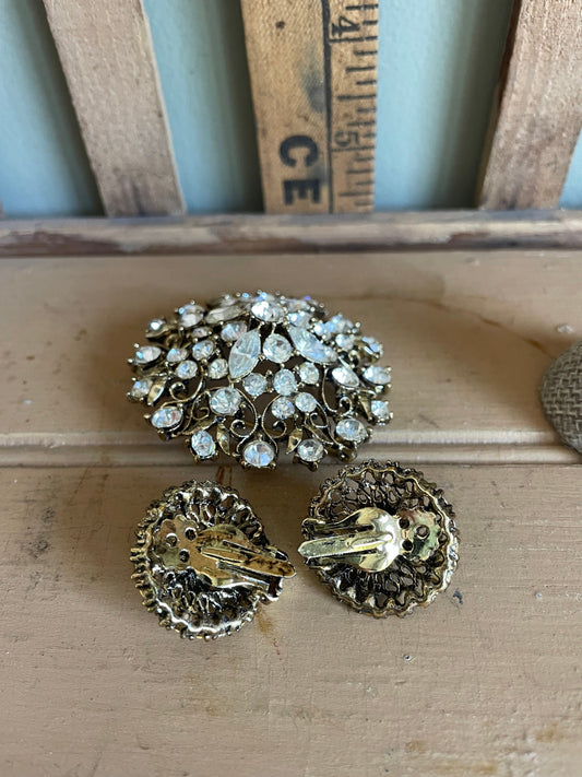 Sparkly 1960-1970 Lisner Domed Round Pinwheel Rhinestone Brooch and Earrings