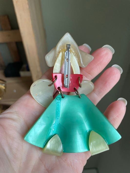 c1930 Early Nylon Dutch Girl Brooch Rare