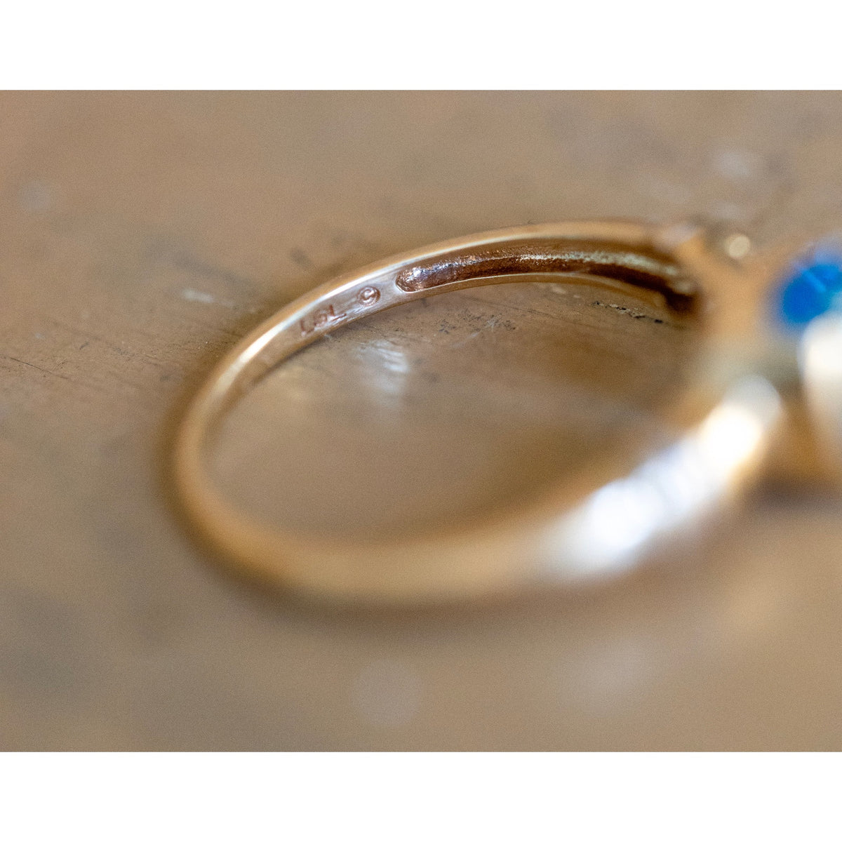 Vintage 10K Yellow Gold Oval Cut Blue Topaz Ring
