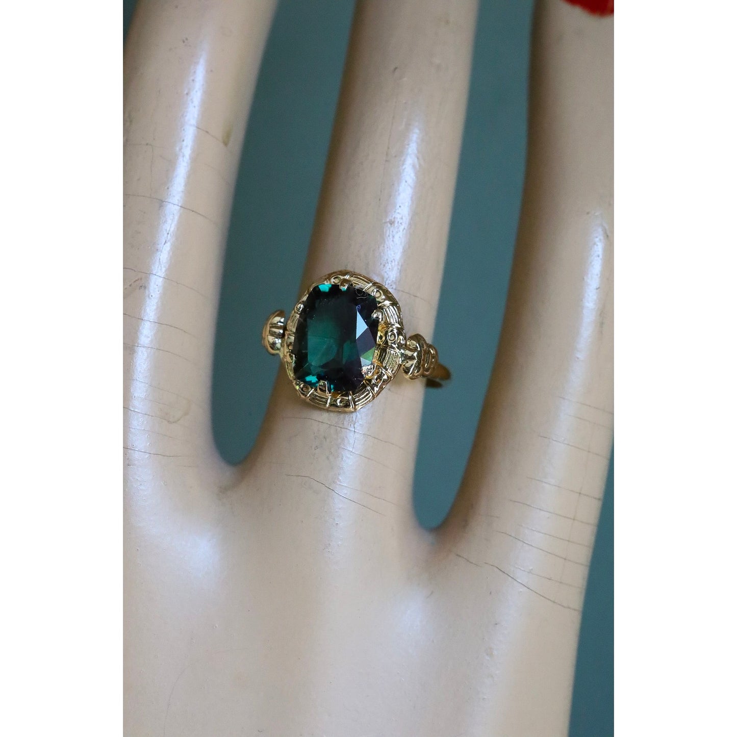C1940 18K Yellow Gold Synthetic Green Gemstone Ring