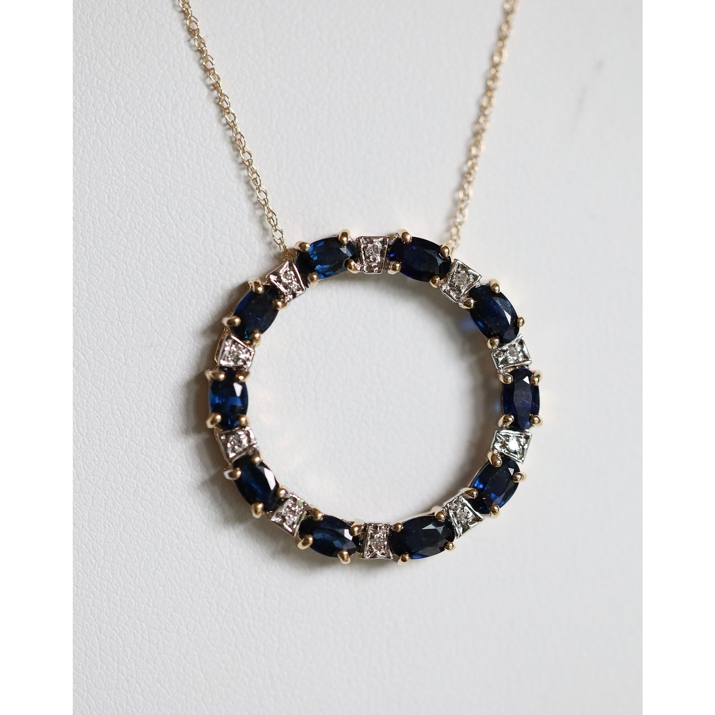 Vintage 14K Yellow Gold Natural Sapphire and Diamond Circle Necklace