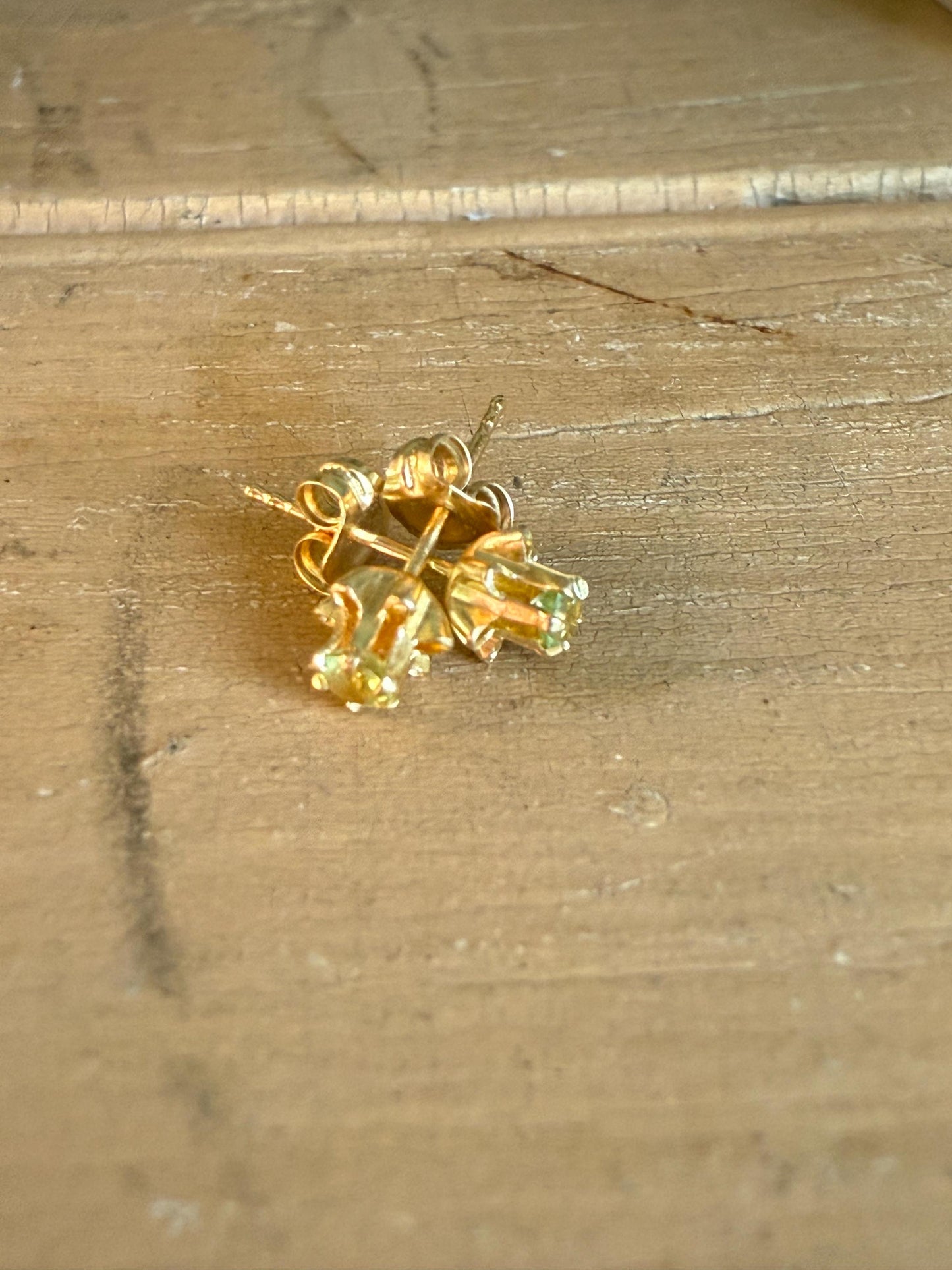 Vintage 10k Slightly Green-Yellow Quartz Stud Earrings with 14K Backs