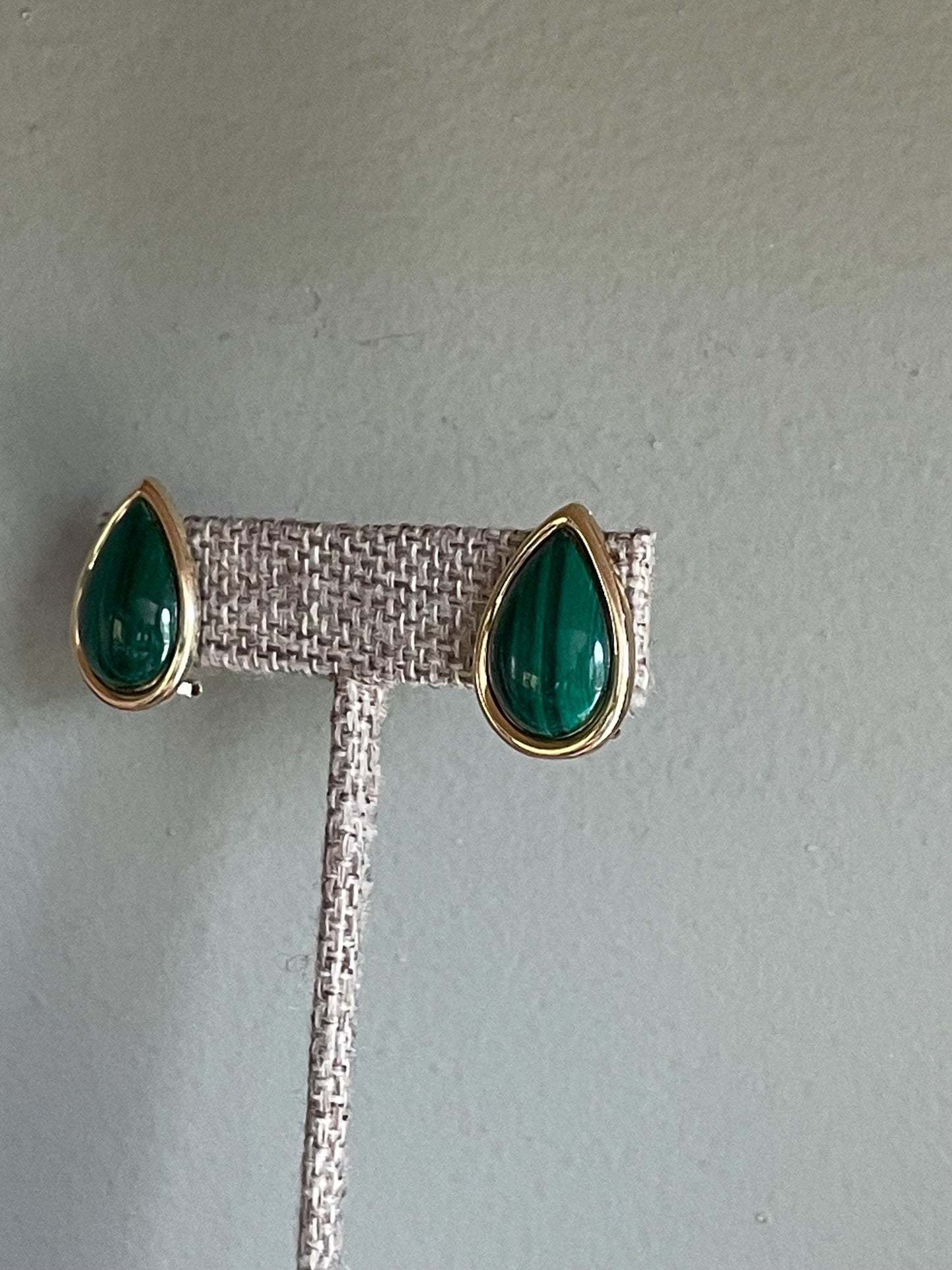 Vintage 1980's 14K Yellow Gold Tear-Shaped Malachite Earrings