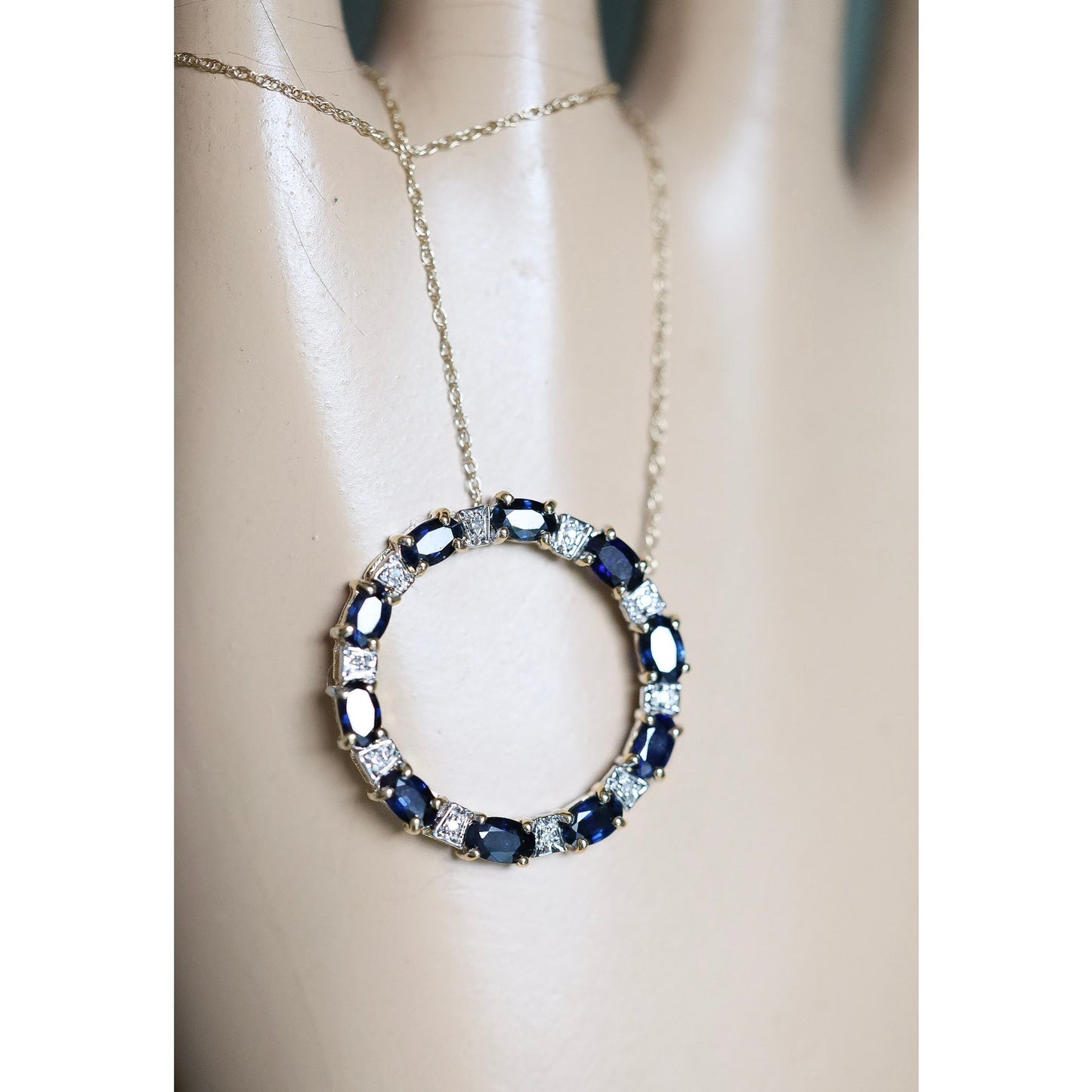 Vintage 14K Yellow Gold Natural Sapphire and Diamond Circle Necklace