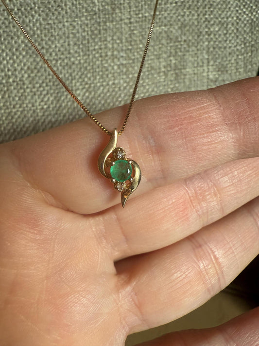 Vintage 14K Yellow Gold Round Cut Emerald and Diamond Necklace