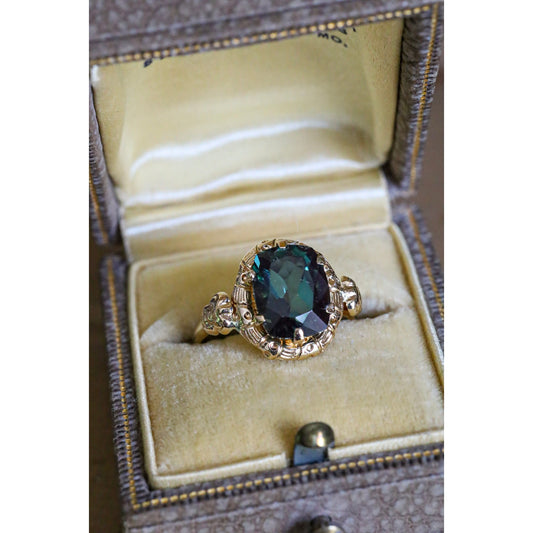 C1940 18K Yellow Gold Synthetic Green Gemstone Ring