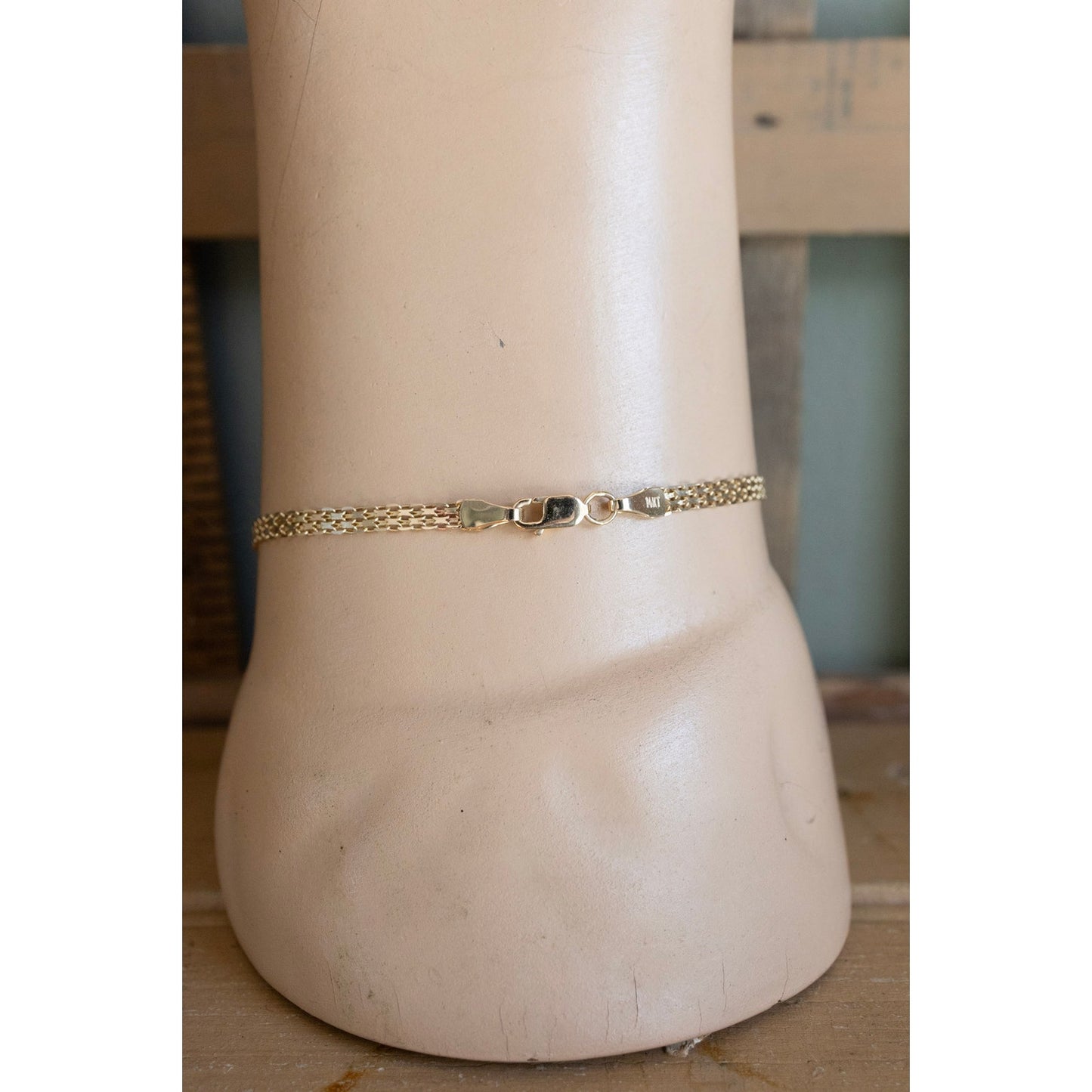 Vintage 14K Yellow Gold Oval Cut Peridot Gemstone Bracelet