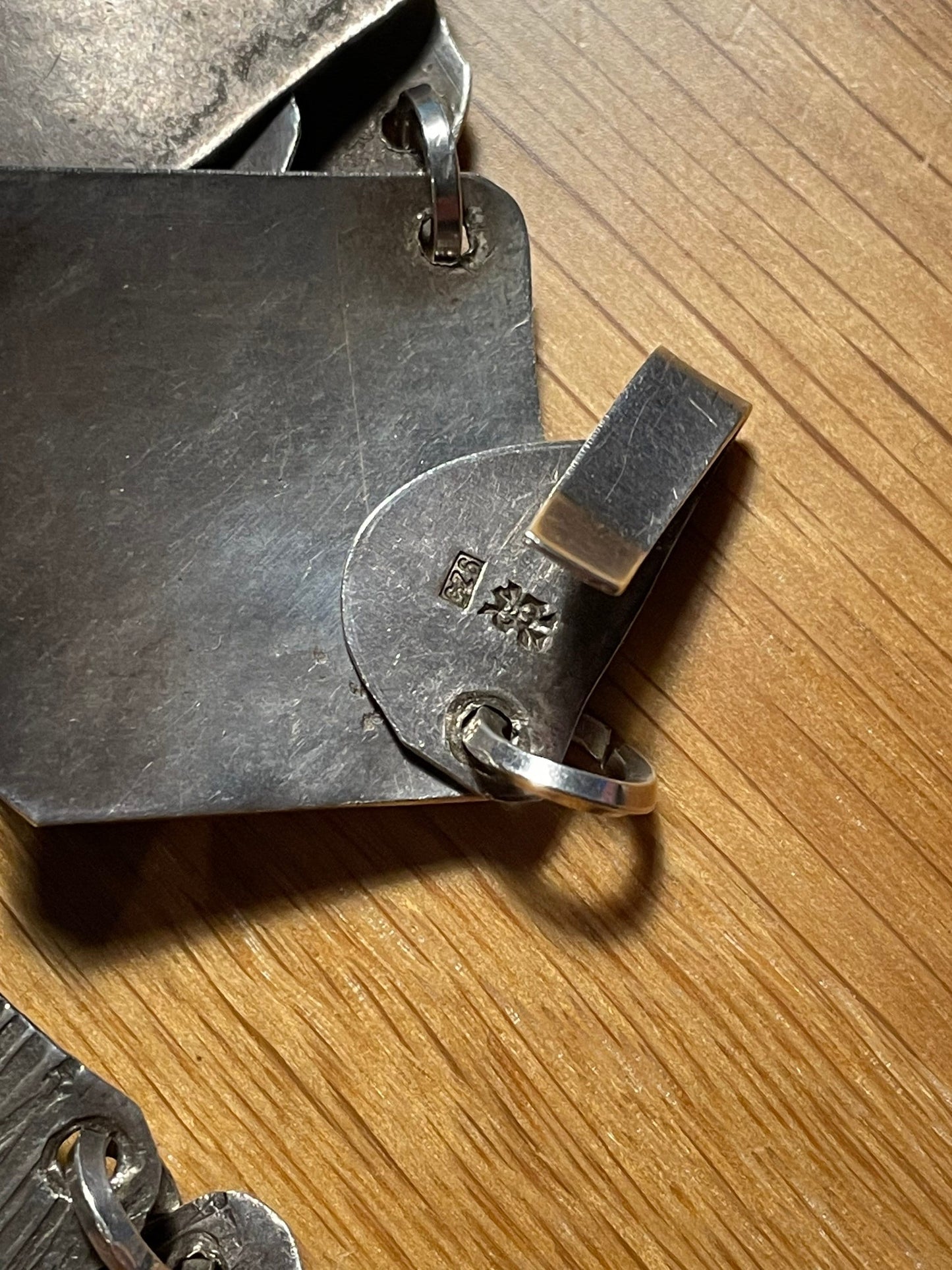 Mid-Century Sterling Silver Carnelian Collar Necklace: Wood Grain Texture