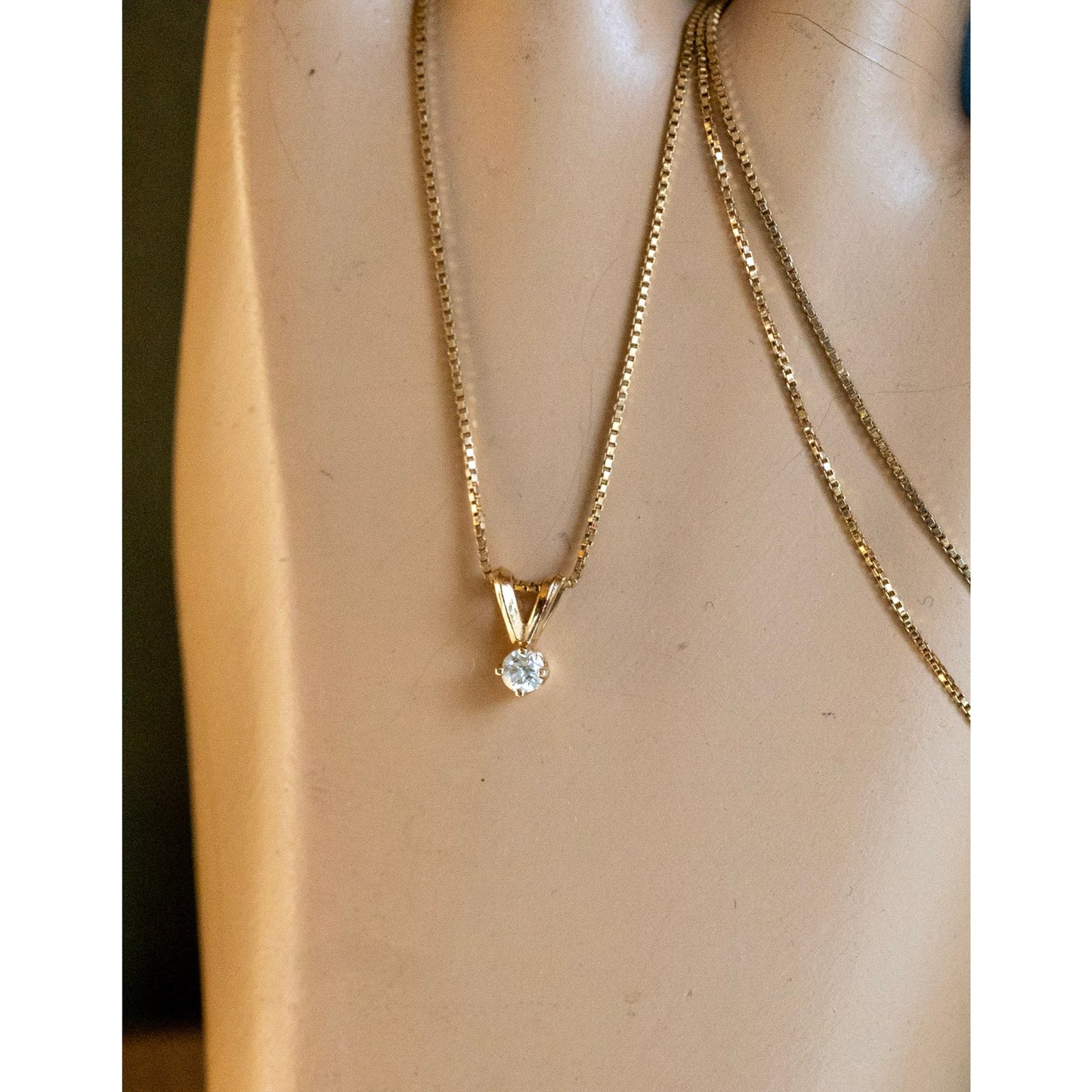 A 14K Yellow Gold Natural Diamond Pendant on 14K Yellow Gold Chain
