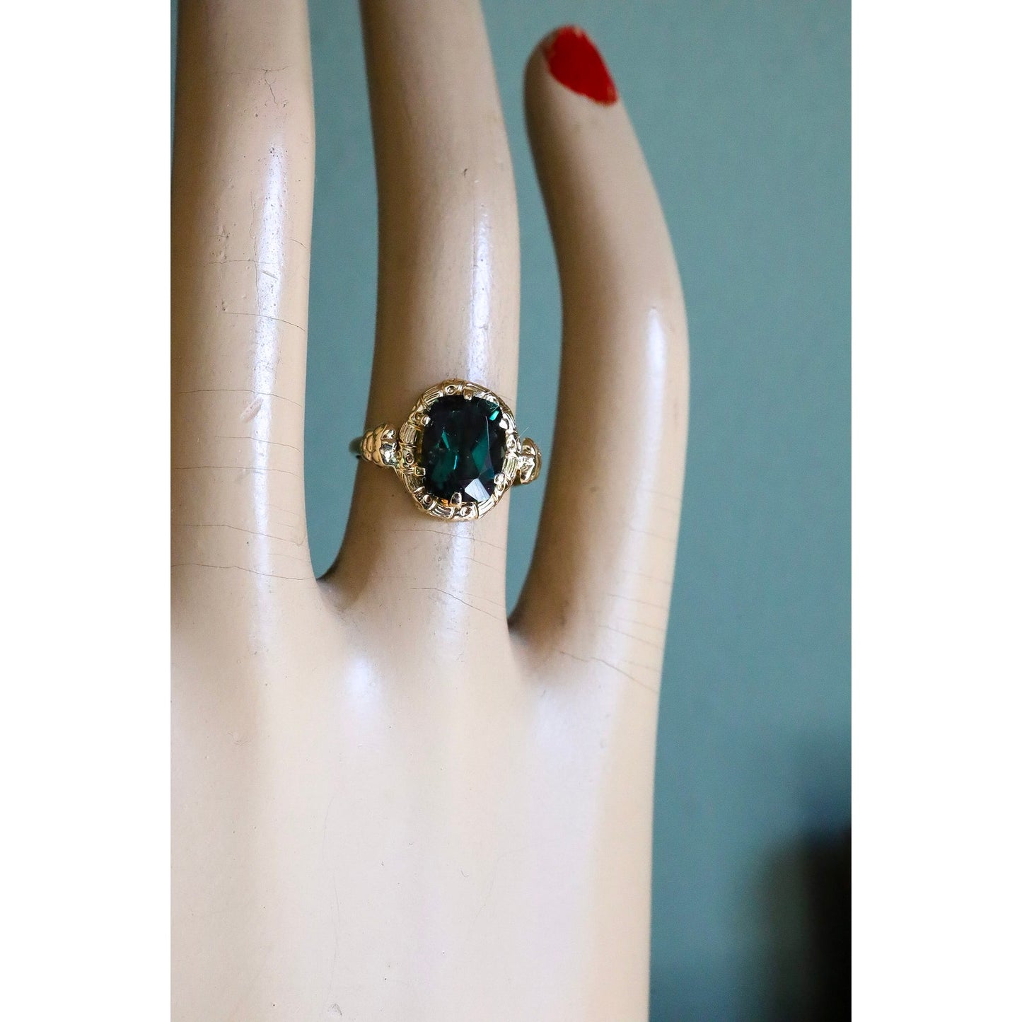 C1940 18K Yellow Gold Synthetic Green Gemstone Ring