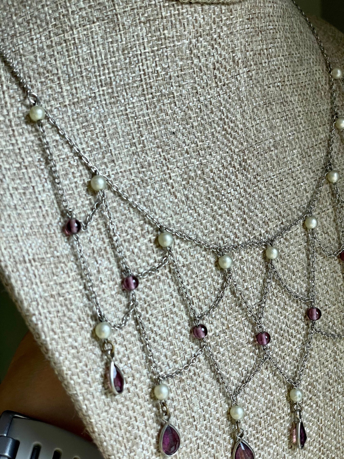 Vintage c1940 Imitation Glass and Pearl Bib Style Necklace