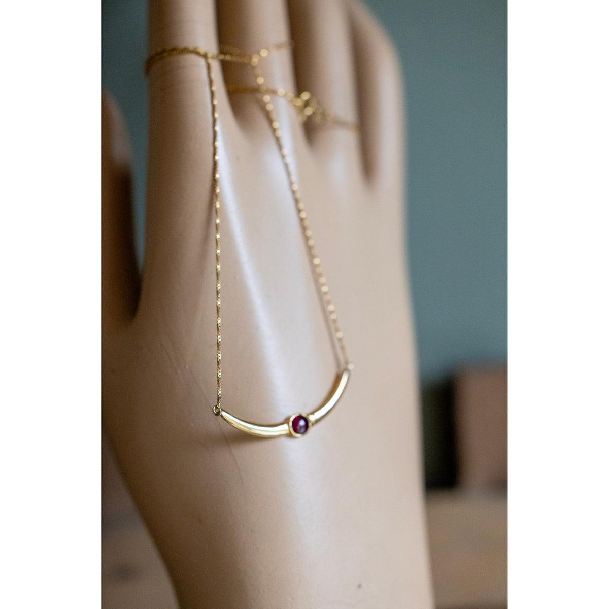 Vintage Italian 14K Yellow Gold Cabochon Natural Ruby Necklace