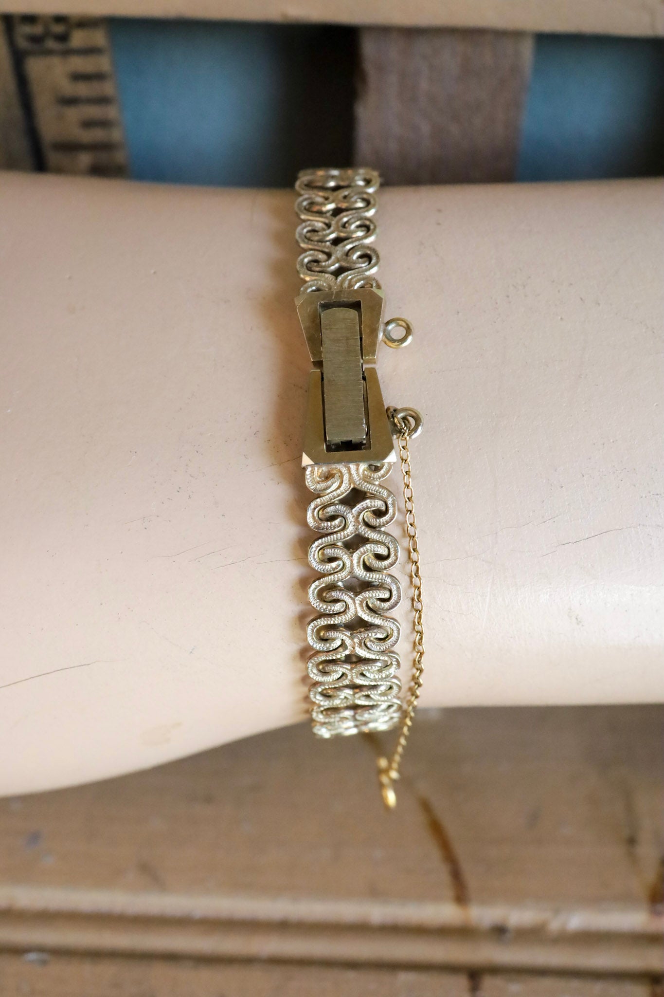 1960-1970 14K Yellow Gold Manual Wind Ladies Wrist Watch Working