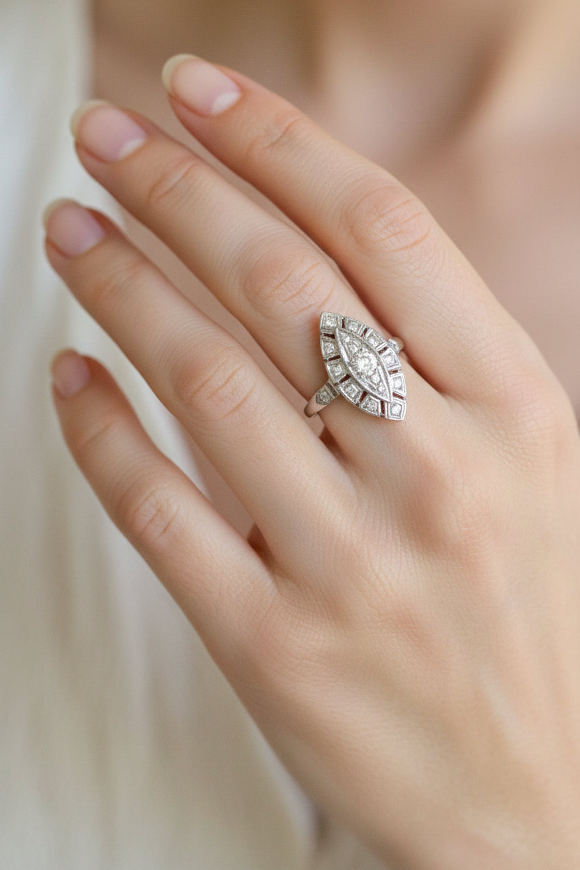 c1945 Vintage 14K White Gold Natural Diamond Ring