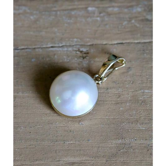 Vintage 14K Yellow Gold Mabe Pearl Pendant with Hinge