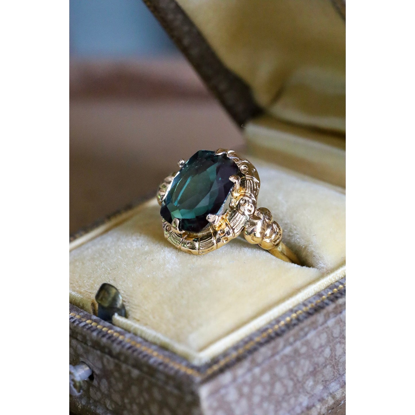 C1940 18K Yellow Gold Synthetic Green Gemstone Ring