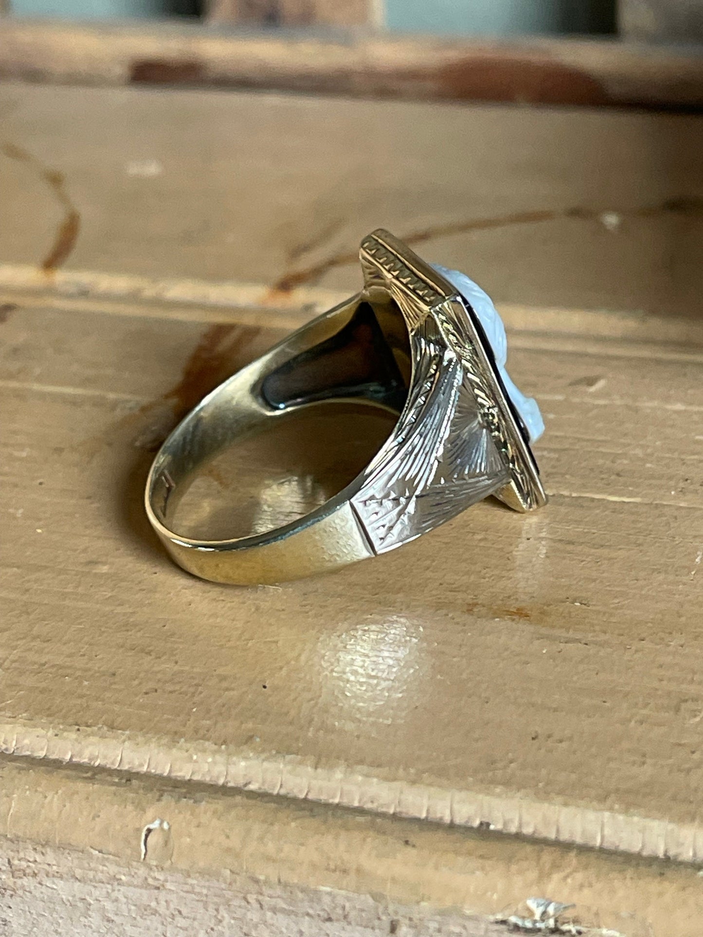 14K Gold Art Deco Agate Cameo Ring: 1920s Flapper