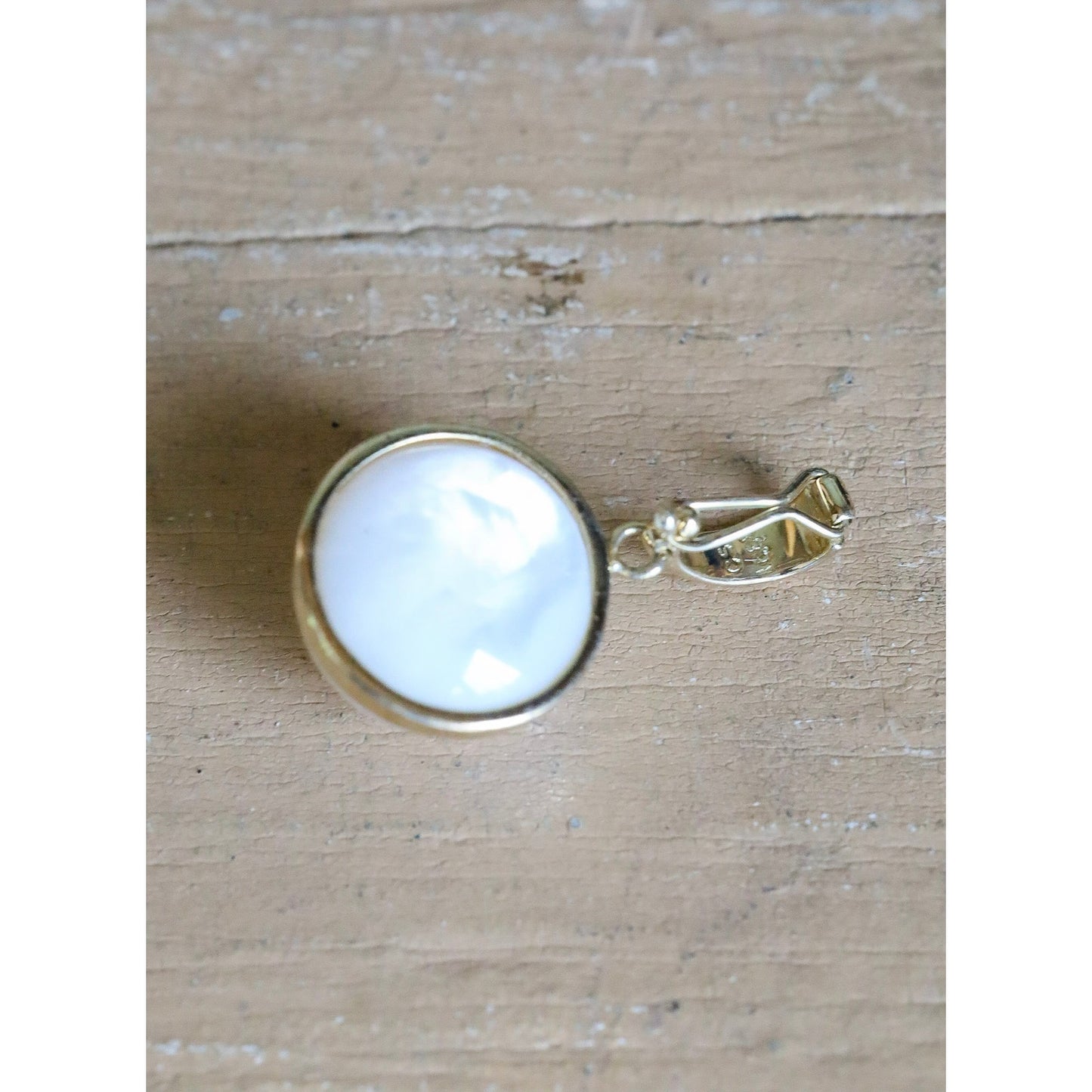 Vintage 14K Yellow Gold Mabe Pearl Pendant with Hinge