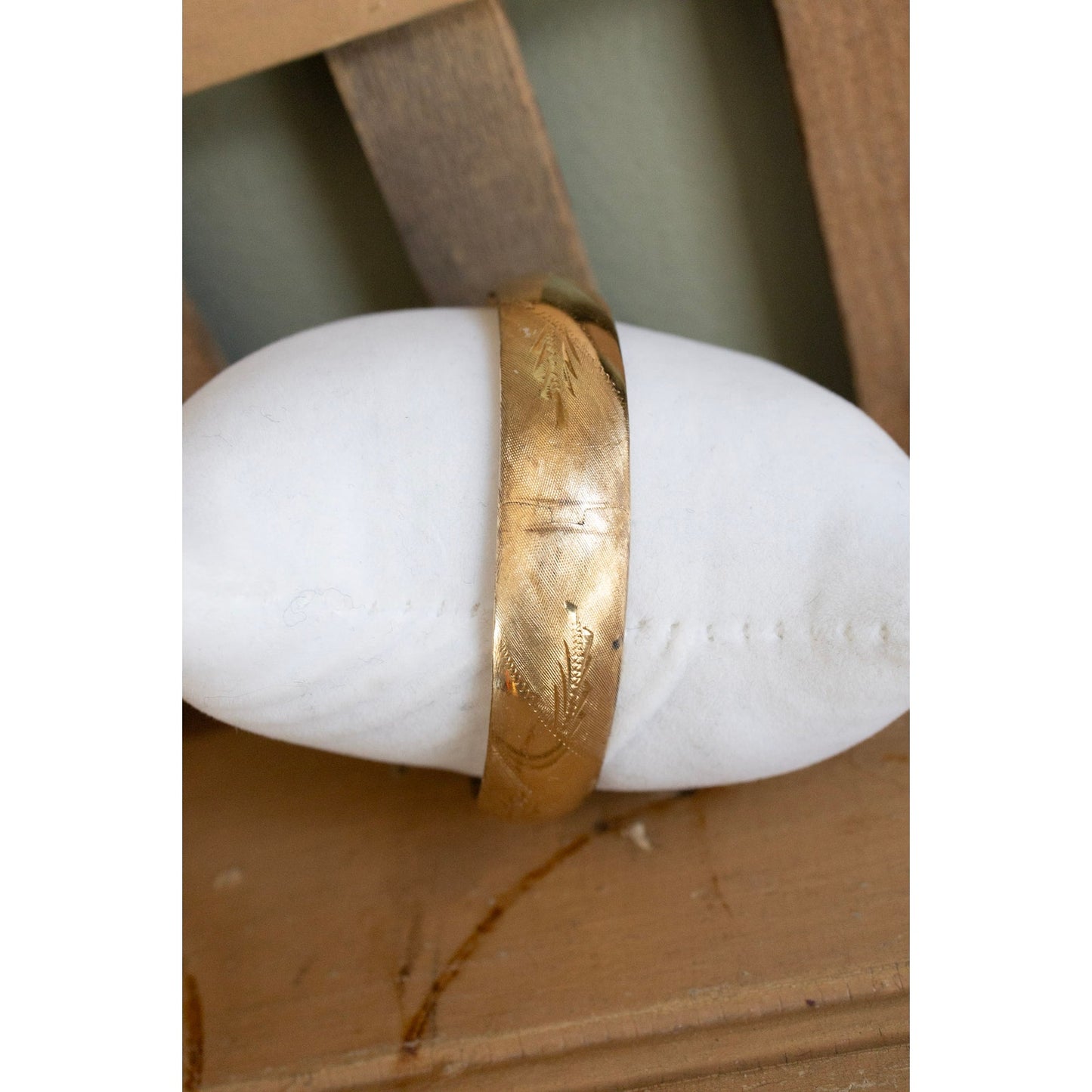 Vintage 14K Yellow Gold Oval Engraved Bracelet Bangle