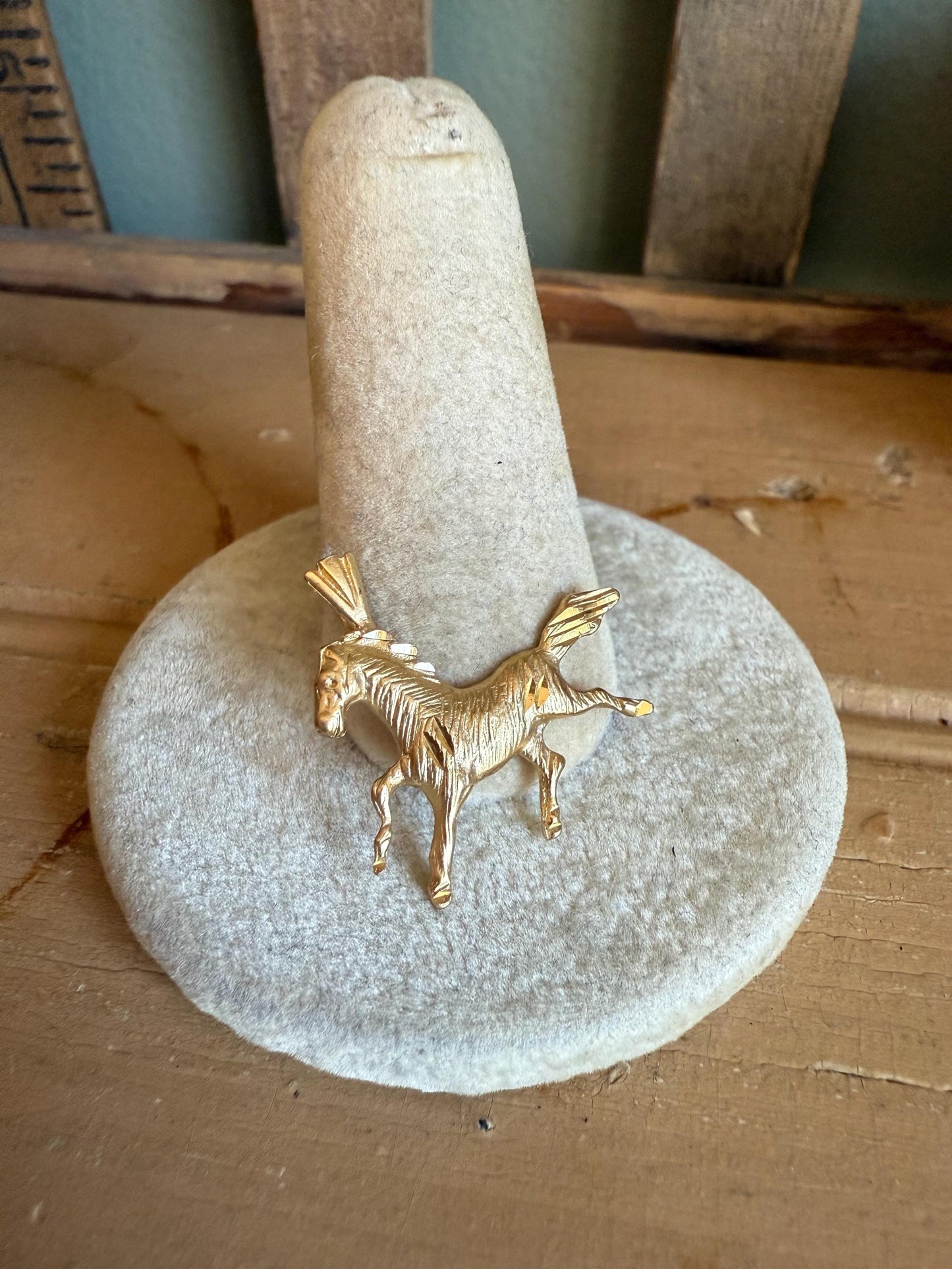 c1980 Vintage 14K Yellow Gold Galloping Horse Pendant