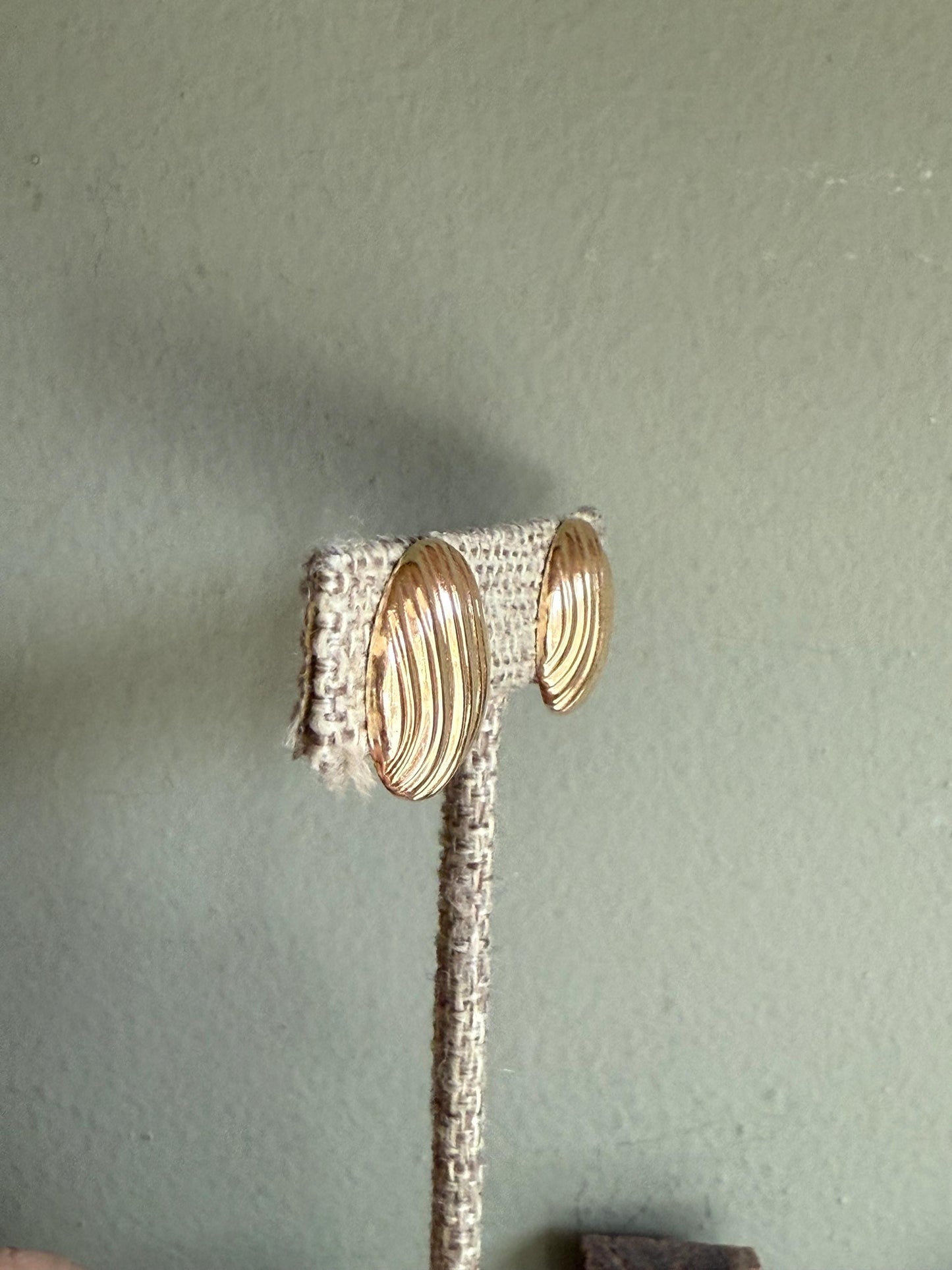 c1980 14K Yellow Gold Disc Clip Back Earrings