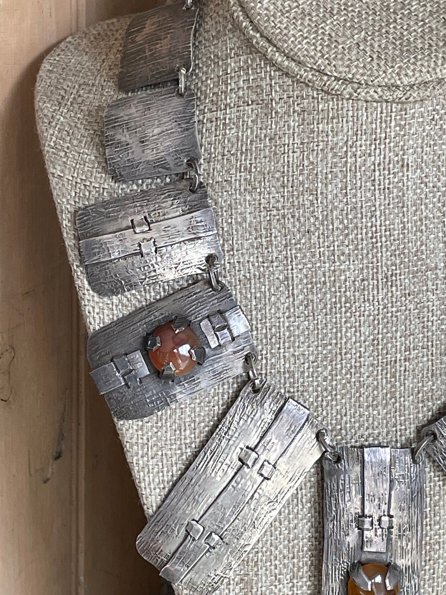 Mid-Century Sterling Silver Carnelian Collar Necklace: Wood Grain Texture