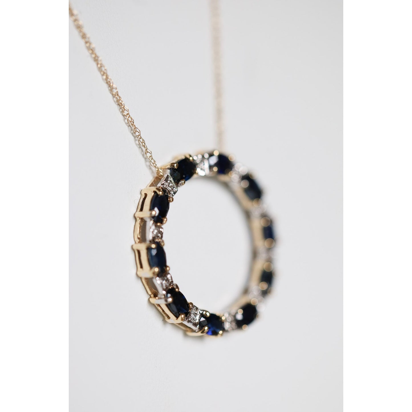 Vintage 14K Yellow Gold Natural Sapphire and Diamond Circle Necklace