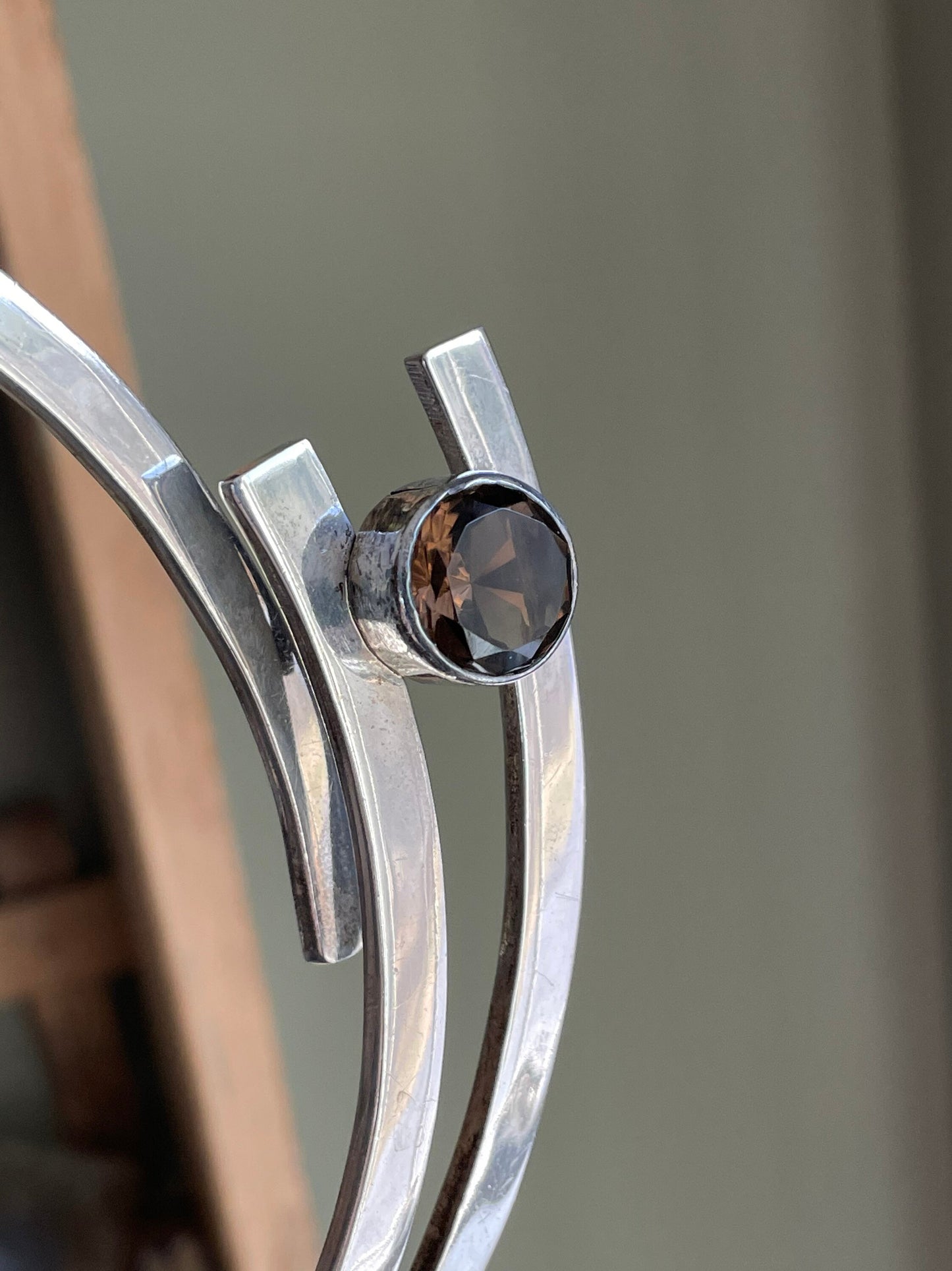 A Vintage Solid Sterling Silver Mexican Smokey Quartz Hinged Collar