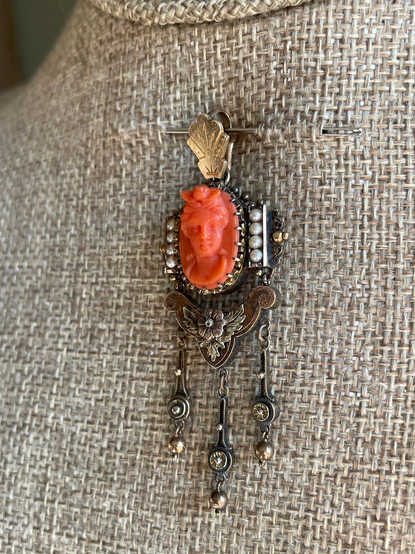 c1880 Victorian Hand Carved Coral Cameo Dangle 14K Pendant