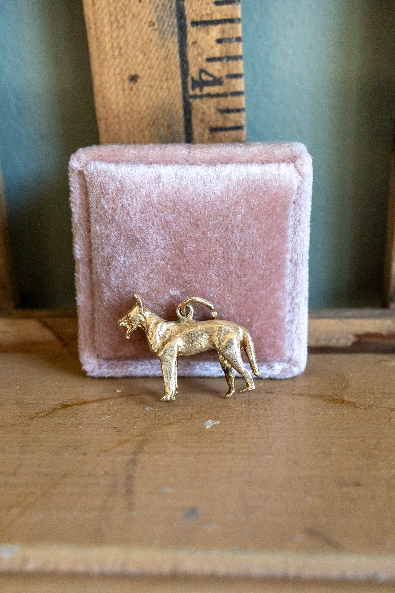 Vintage 14K Yellow Gold Solid German Shepard Dog Pendant Charm