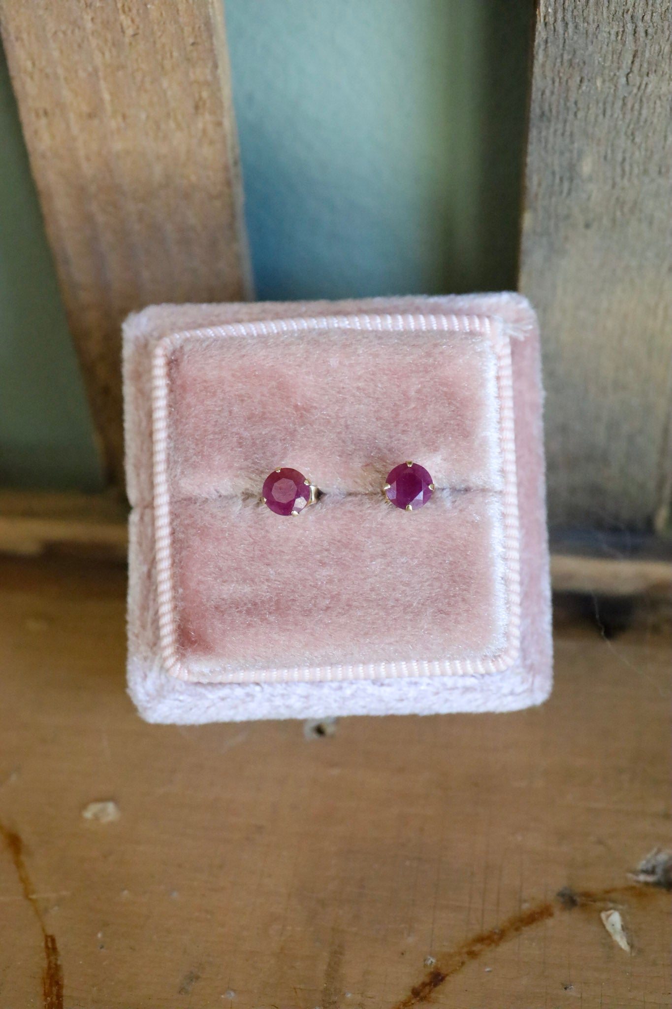 Vintage 14K Yellow Gold Round Cut Ruby Stud Earrings