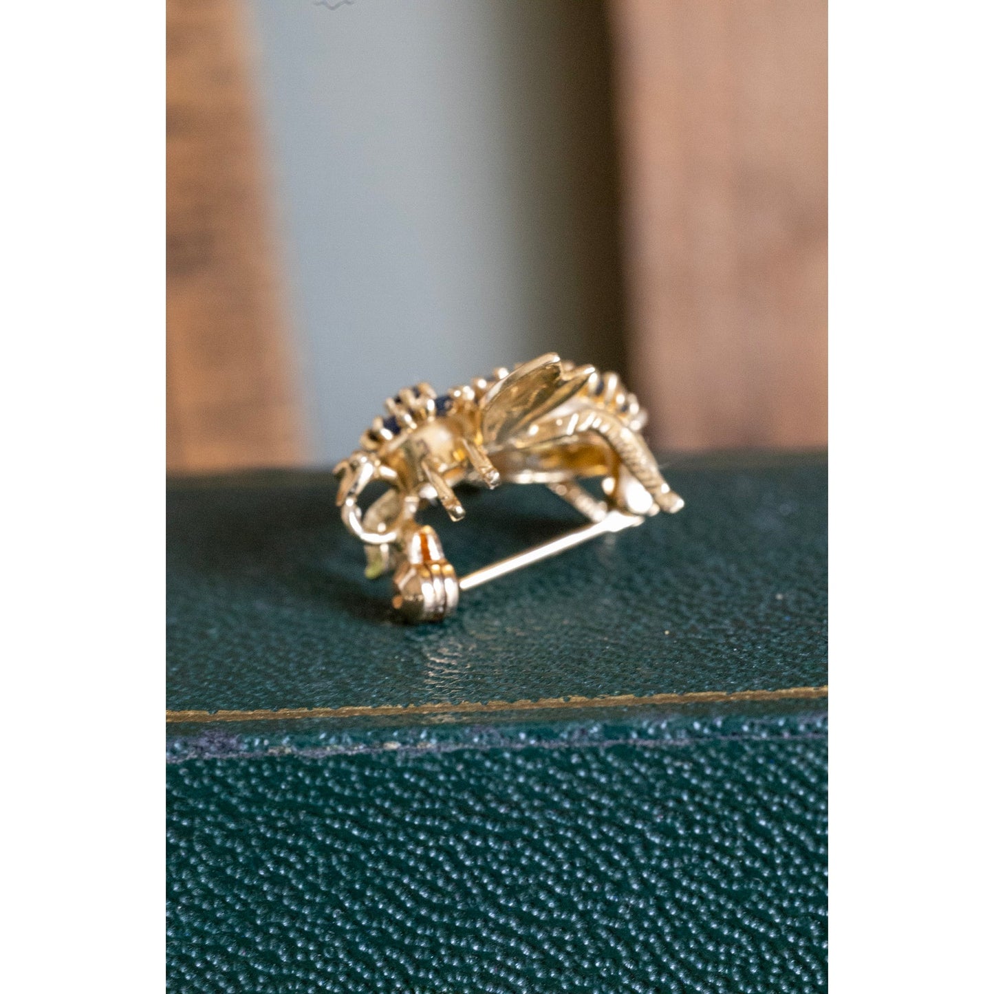 Vintage 14k Yellow Gold Natural Sapphire Bee Brooch