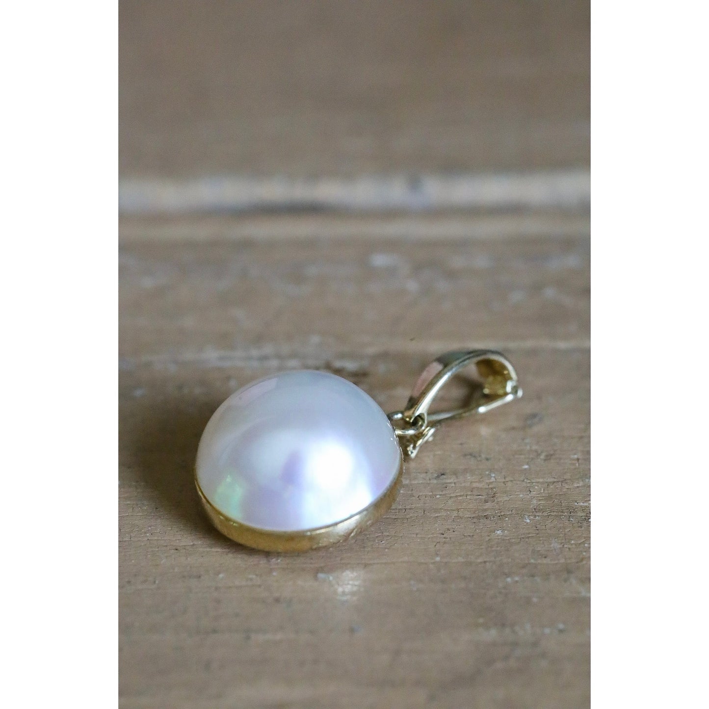 Vintage 14K Yellow Gold Mabe Pearl Pendant with Hinge