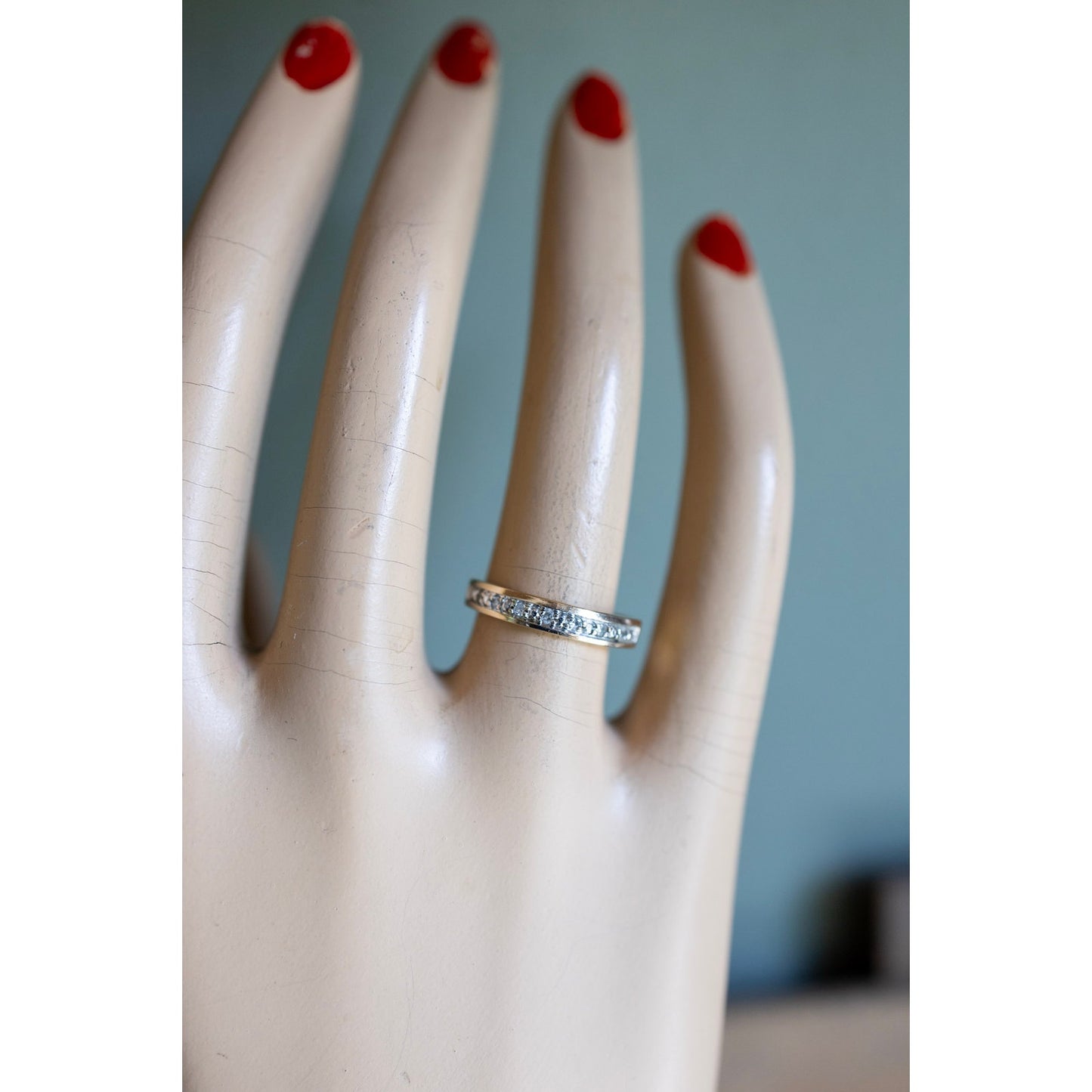 Vintage 14K Yellow Gold Illusion Diamond Band