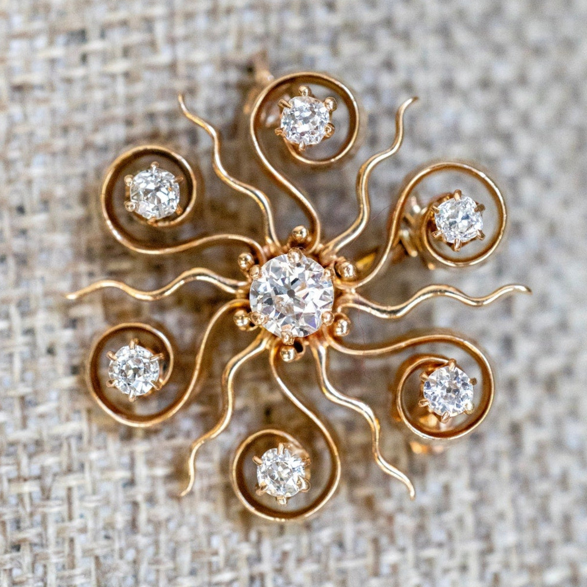 c1915 10K Yellow Gold Starburst Old European and Mine Cut Diamond Pendant Brooch
