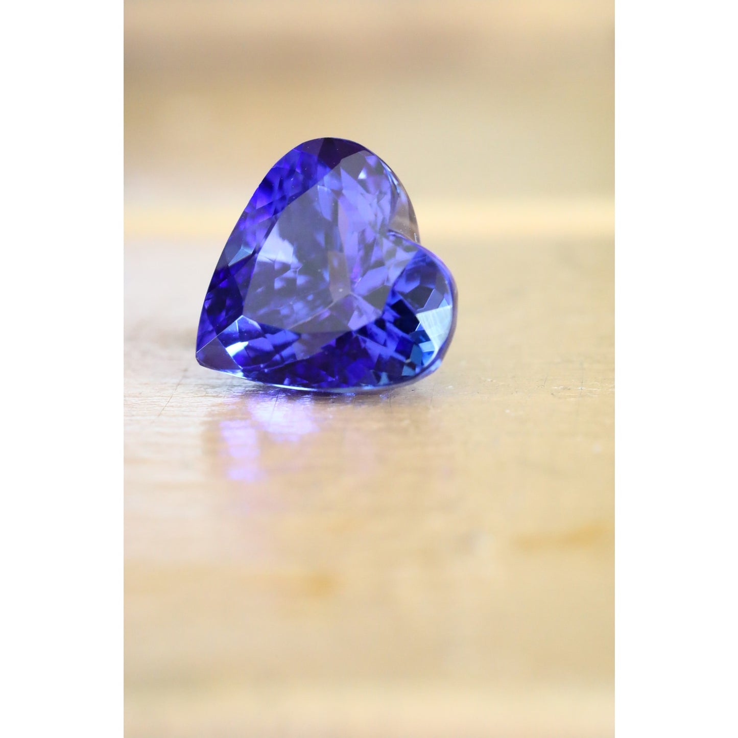 Loose AGI Heart Cut Natural Tanzanite Gemstone 6.89 Cts