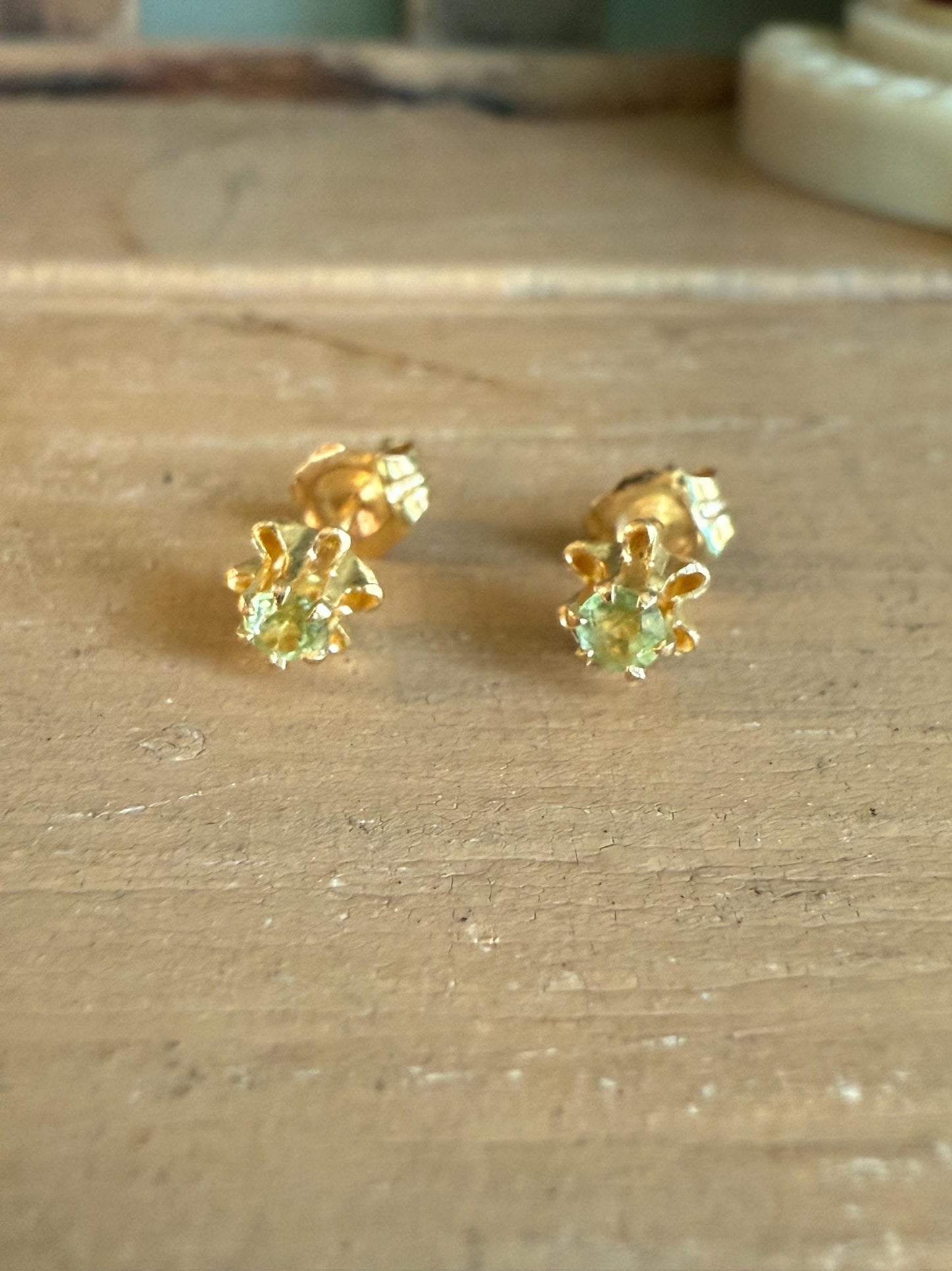 Vintage 10k Slightly Green-Yellow Quartz Stud Earrings with 14K Backs