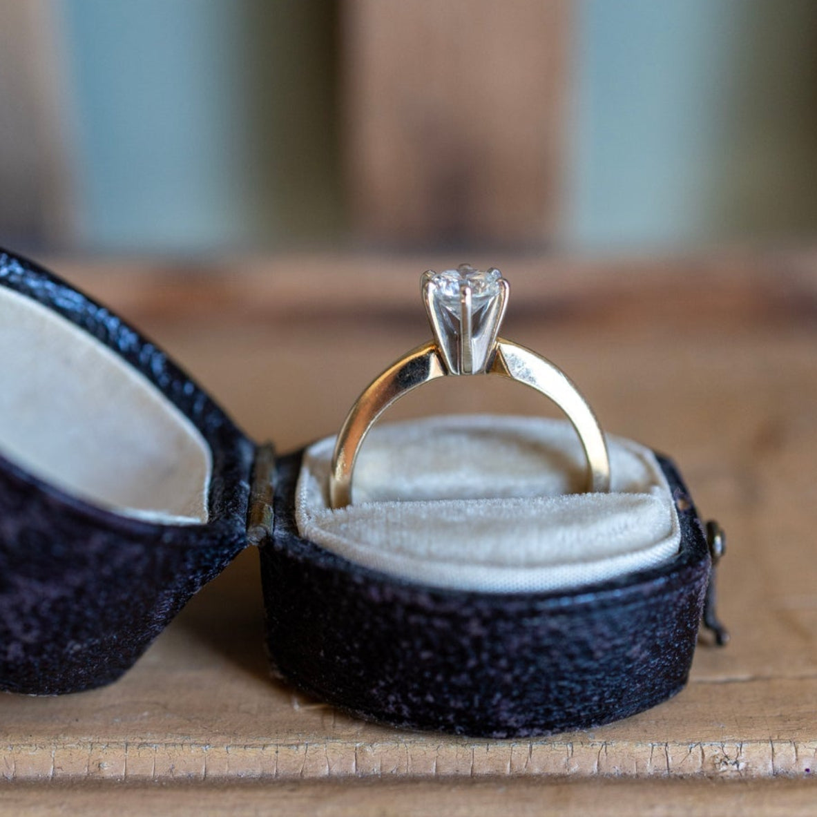 A Classic Vintage Natural Round Brilliant Cut Diamond Ring