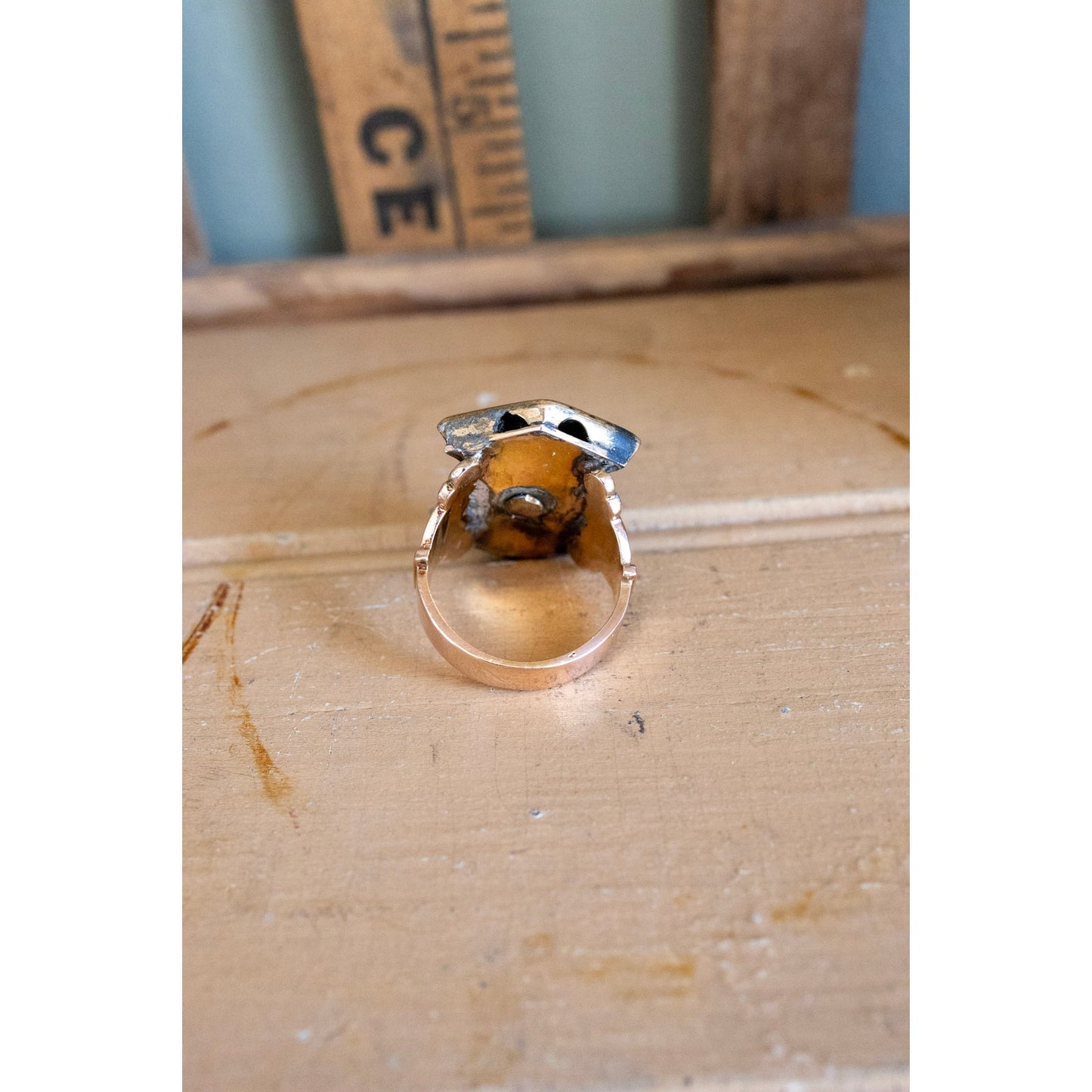 A One of a Kind Victorian Taille d'épargne Black Tracery Pearl Ring