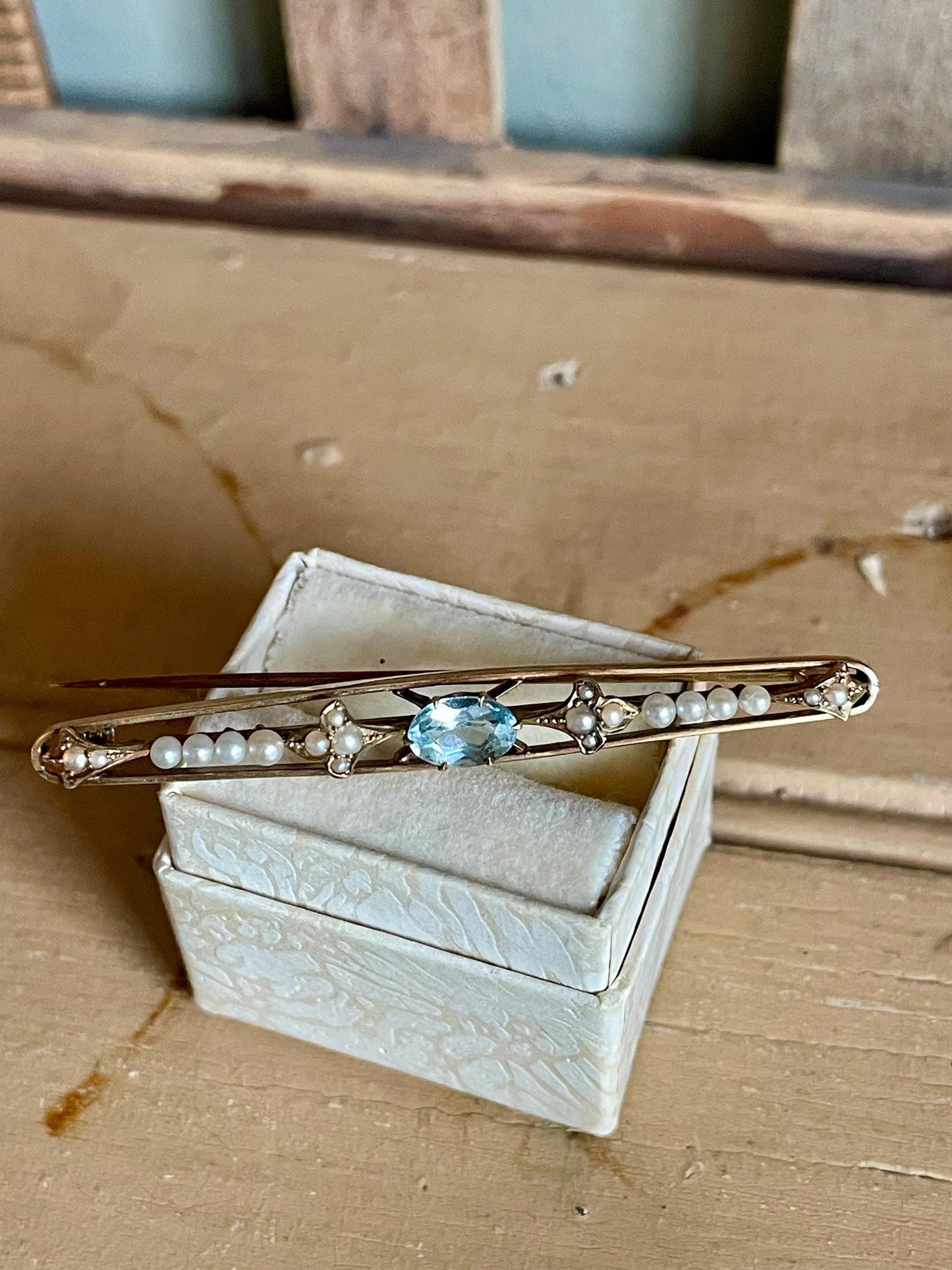 c1915 Edwardian Antique 14K Yellow Gold Oval Aquamarine and Natural Seed Pearl Brooch