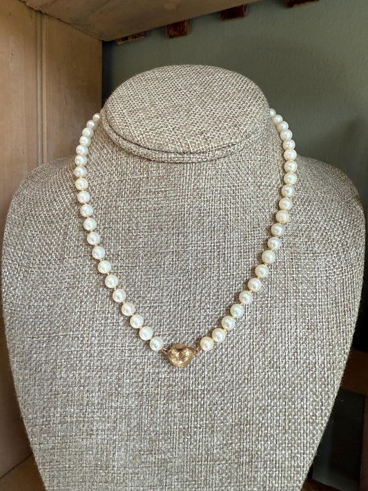 Sweet 1950-1960 14K Heart Clasp Cultured Pearl Necklace