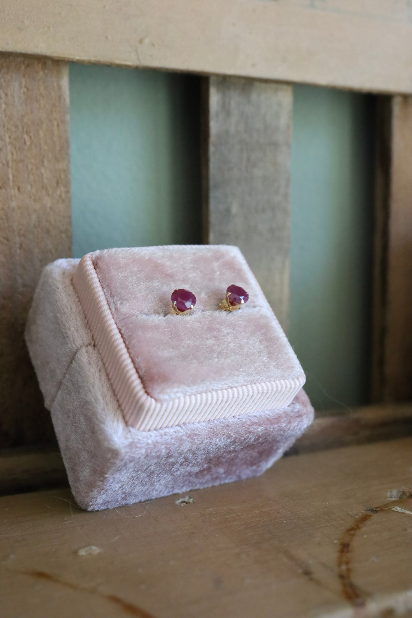 Vintage 14K Yellow Gold Round Cut Ruby Stud Earrings