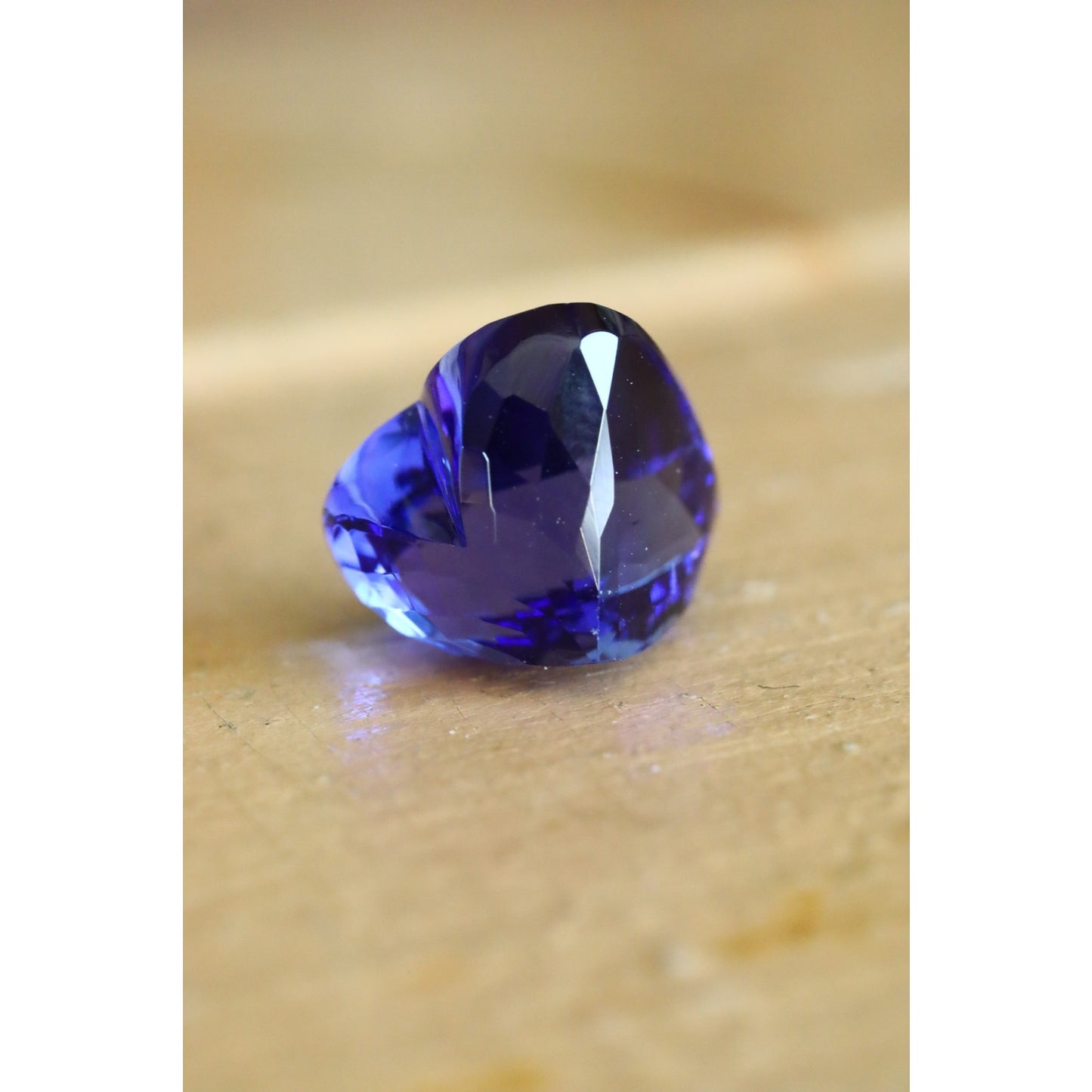 Loose AGI Heart Cut Natural Tanzanite Gemstone 6.89 Cts