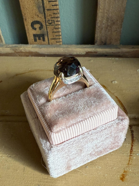 Vintage 14K Yellow Gold Checkerboard Cut Cabochon Smoky Quartz and Diamond Ring